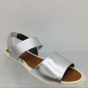 Bernie Mev Silver Leather Women’s Sandals